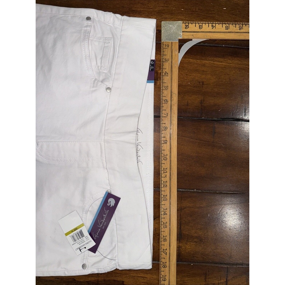 Gloria Vanderbilt All Around Slimming Avery Capri Jeans Women's 14 WHITE EUC - Picture 5 of 6